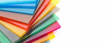 Des panneaux de feuilles plastiques en polycarbonate multicolores