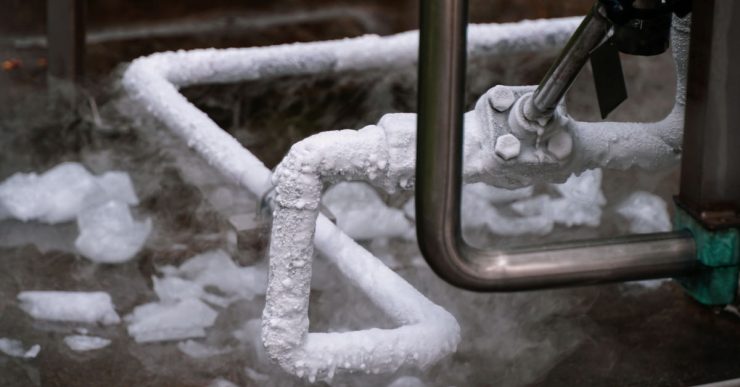 Tuyau gelé par la neige