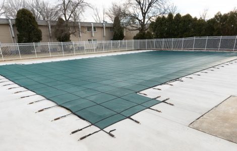 Une piscine recouverte pour la période hivernale