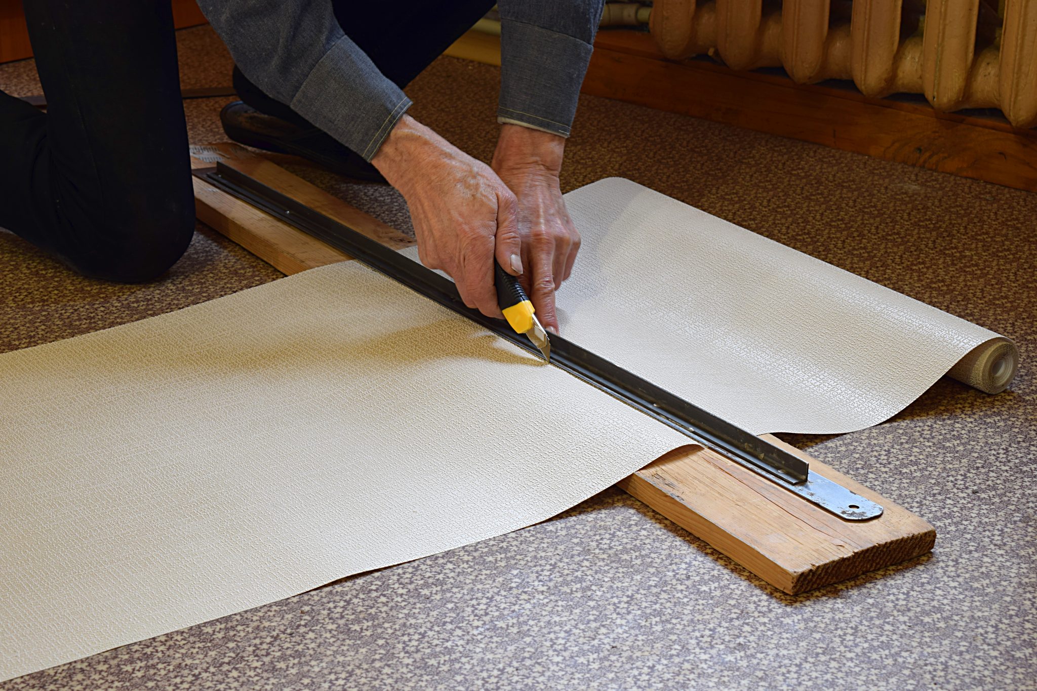 Comment r?�parer un accroc sur du papier peint