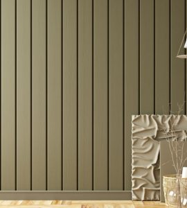 Différents objets de décoration dans une pièce avec un mur en lambris gris