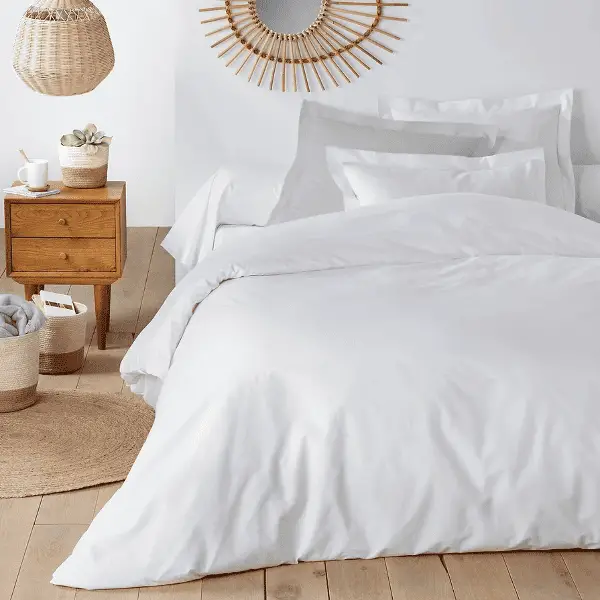 Du linge de lit blanc en coton biologique