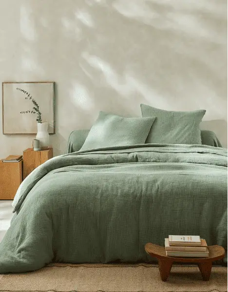 Du linge de lit en triple gaze de coton vert pastel