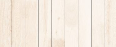 Focus sur la structure d'un plancher en bois clair