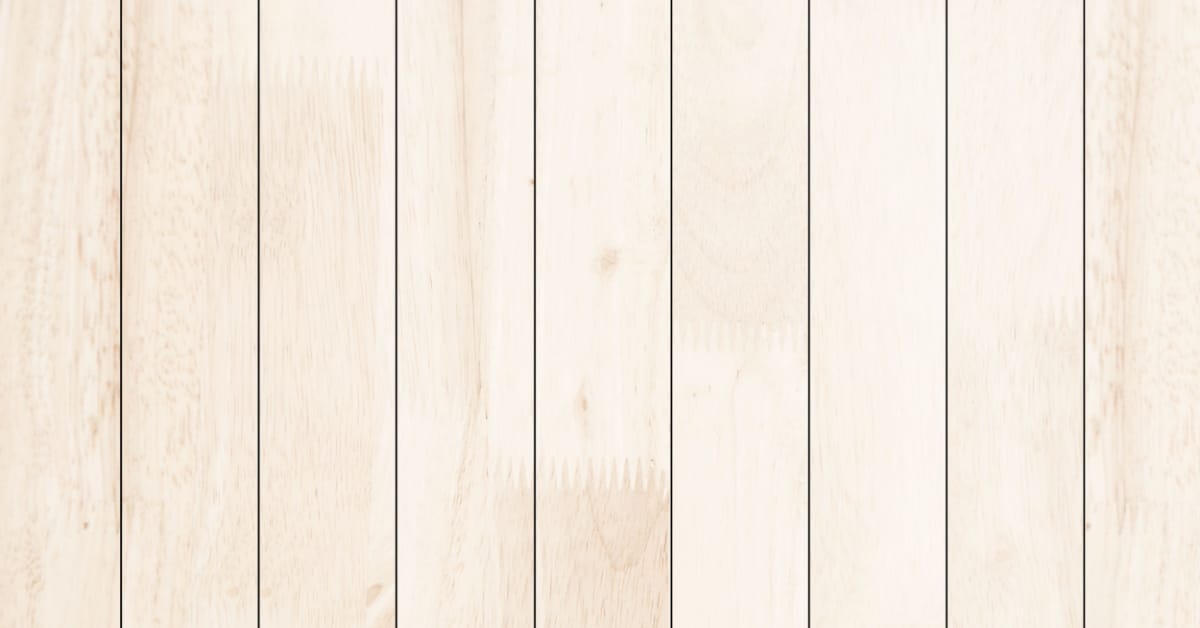 Focus sur la structure d'un plancher en bois clair