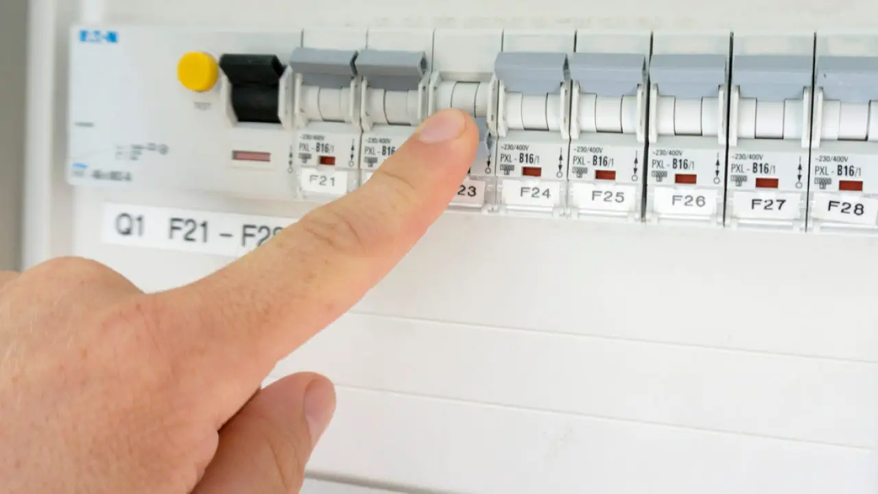 Comment Changer Un Fusible Sur Un Tableau électrique Récent Comment changer un fusible facilement