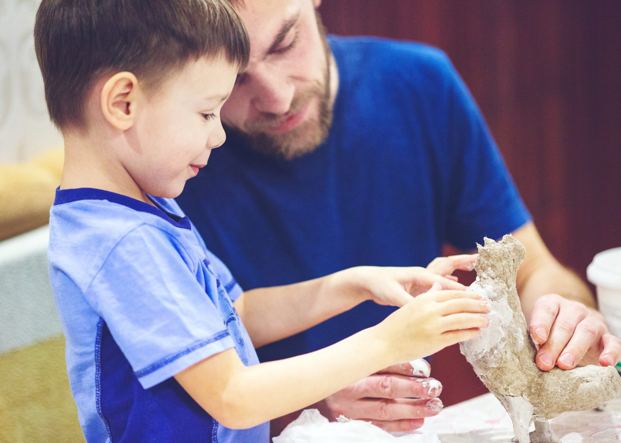 Une recette de colle à papier peint DIY
