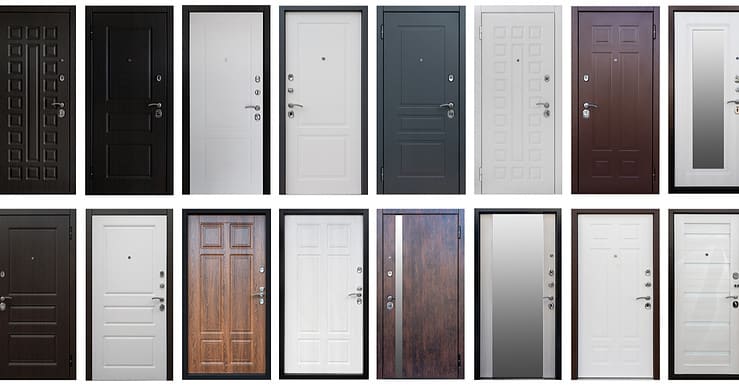 Plusieurs choix de portes en bois de couleurs différentes
