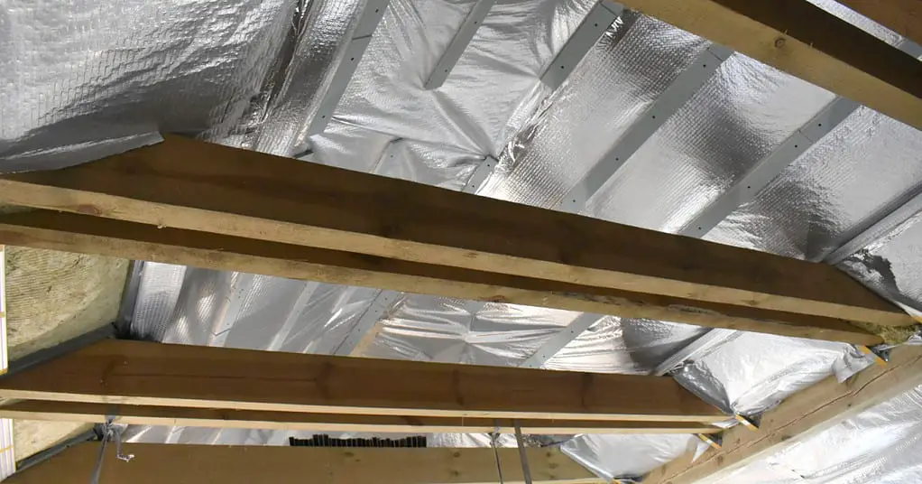 Installer un isolant mince (pose collée)