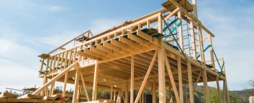 Structure en bois d’une maison en construction