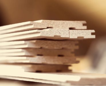 Focus sur des planchers en bois clair