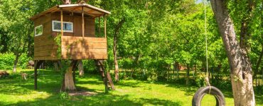 Une cabane de jardin construit sur un arbre