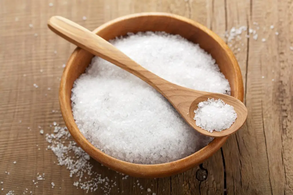 Le sel va accélérer considérablement le processus de fonte du givre