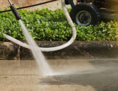 Nettoyage à haute pression d’un sol en béton