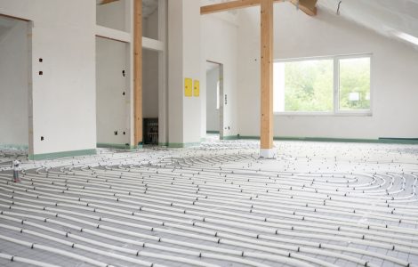 Chantier d'installation d'un chauffage au sol