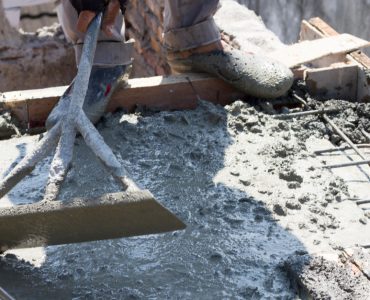 Travaux de construction d'une dalle en béton armé