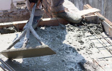 Travaux de construction d'une dalle en béton armé