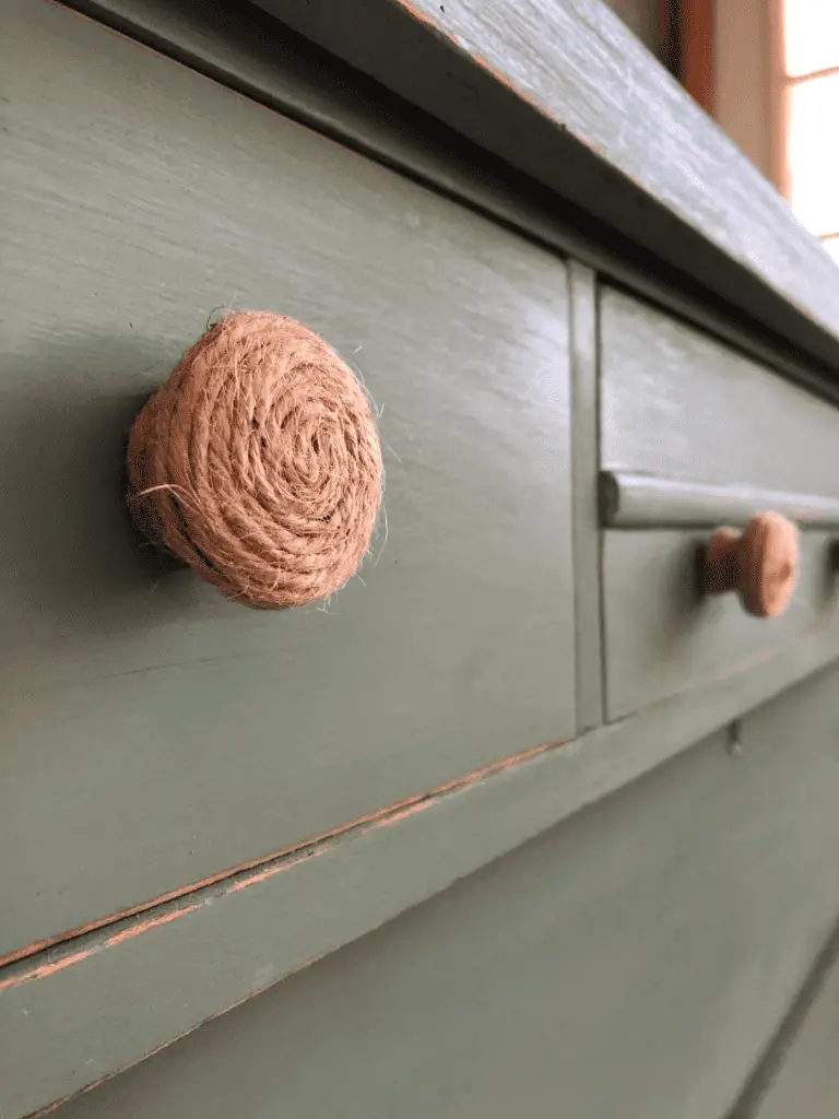 Des boutons de tiroirs originaux en jute