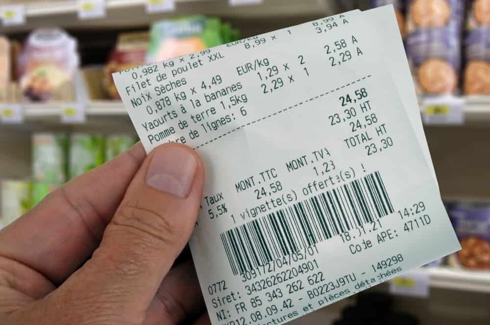 Pour économiser sur les courses alimentaires, comparez les prix de la concurrence