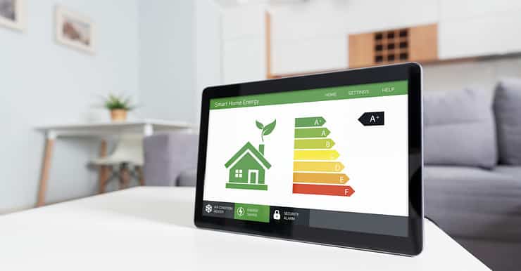 Vue sur une tablette avec une application mobile pour une efficacité énergétique à l'écran
