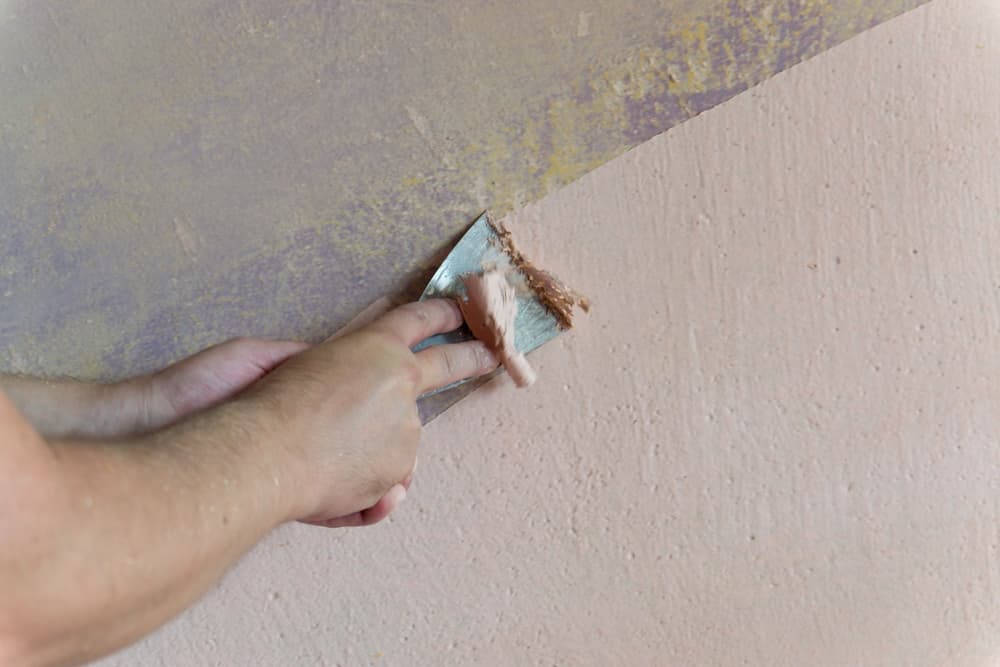 Il existe trois techniques pour décaper de la peinture : décapage manuel, décapage chimique et décapage thermique