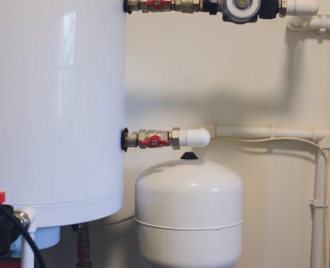 Zoom sur une chaudière à eau chaude