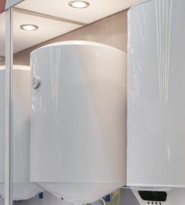 Différents modèles de chaudière électrique présentés en magasin