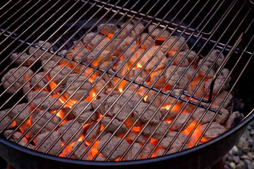 La cuisson au charbon de bois est, il faut bien l'avouer, un choix premium au niveau du goût !
