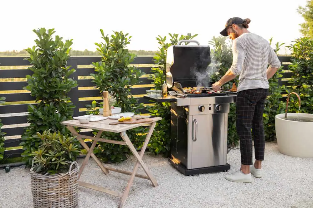 Design et ultra pratique, le barbecue à gaz a la côte auprès des consommateurs depuis quelques années