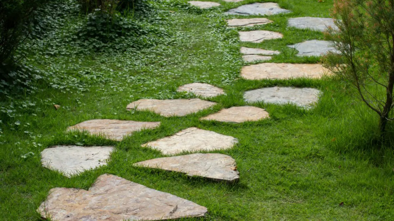 Allée De Jardin En Bois De Palette Des pas Japonais pour un jardin hors du commun