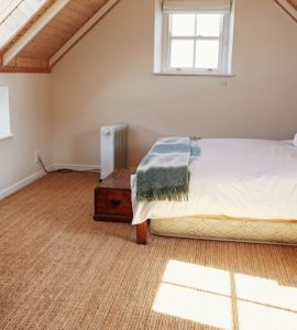Une chambre aménagée dans les combles