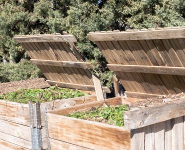 Composteurs de jardin en bois faits maison