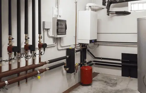 Système de chauffage dans le sous-sol d'une maison