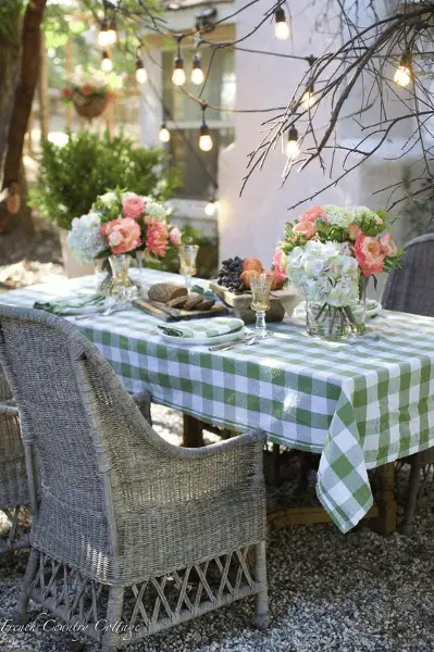 Une nappe à carreaux parfaite pour une table à la déco campagne chic