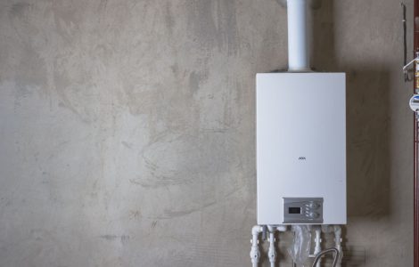 Une chaudière à gaz installée au mur