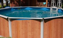 Piscine tubulaire avec revêtement en imitation bois