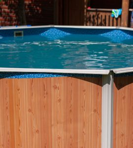 Piscine tubulaire avec revêtement en imitation bois