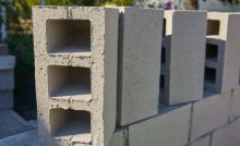Construction d’un mur en parpaings