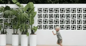 Clôturer votre extérieur avec style avec ces 4 brise-vue
