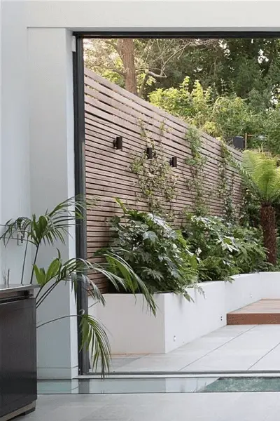 12 solutions pour clôturer un jardin avec style