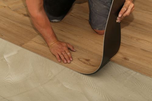 Sol PVC, lequel choisir et quelle est la meilleure pose ? / iStock.com - Leo Malsam