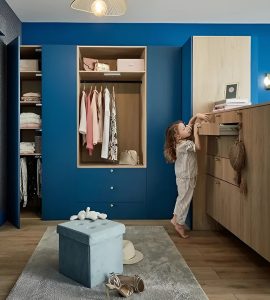 Vue sur l'ensemble du dressing