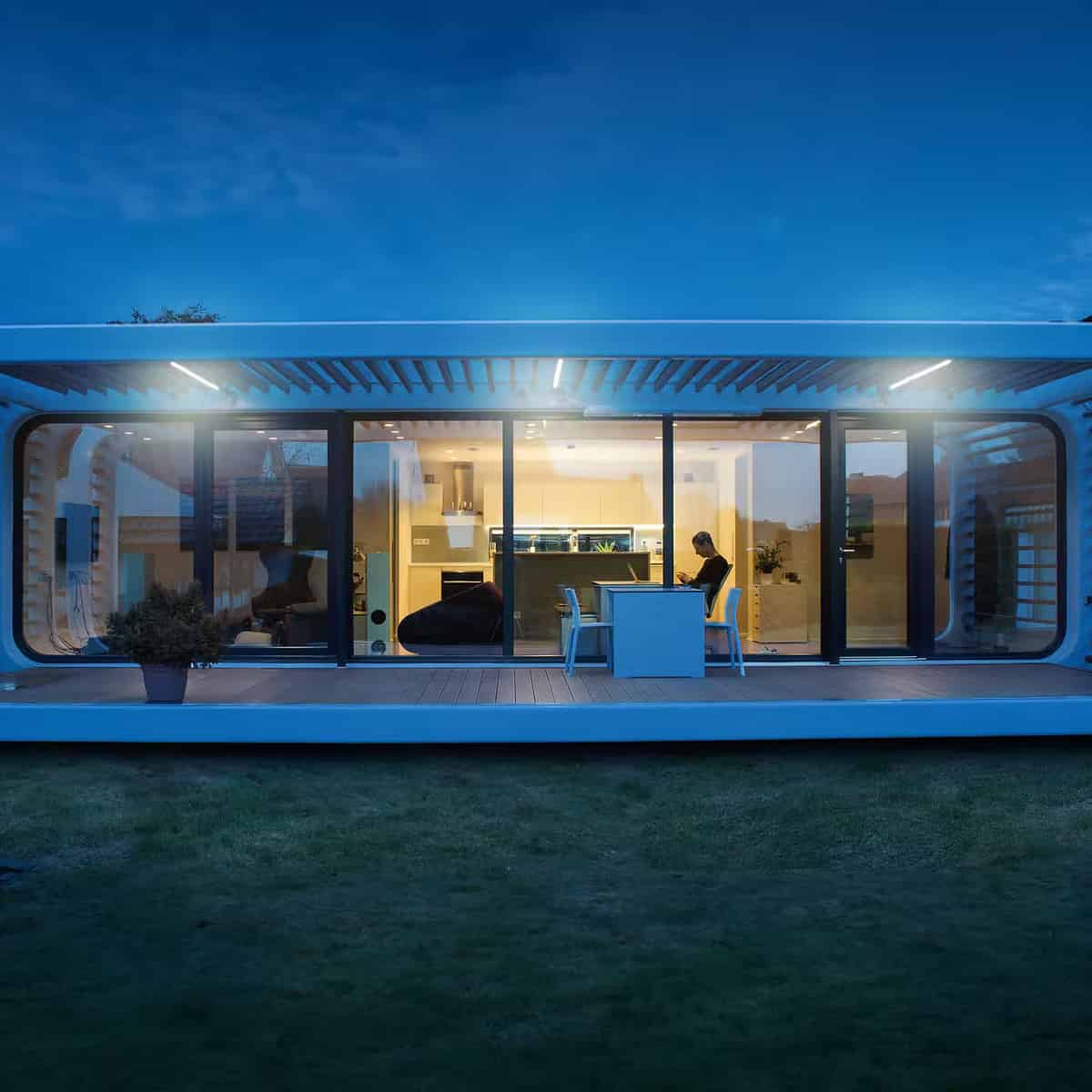 vue de nuit sur la façade
