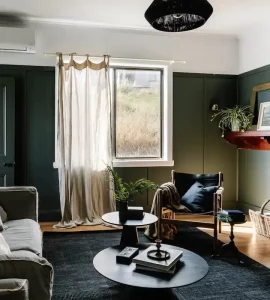 beau salon baigné par la lumière extérieure