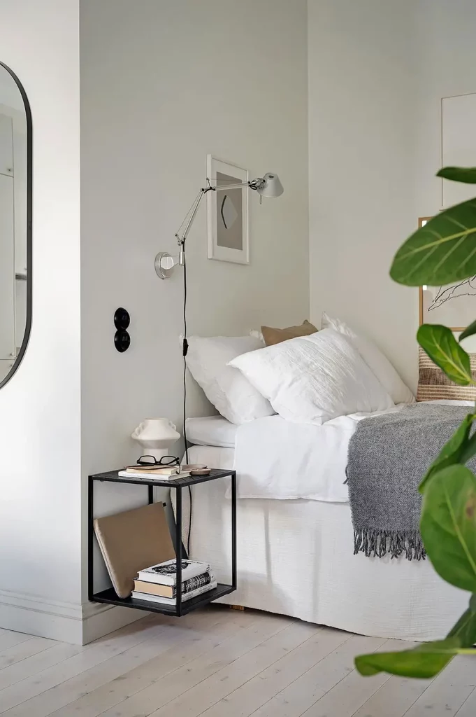 lampe fixée au mur pour la nuit