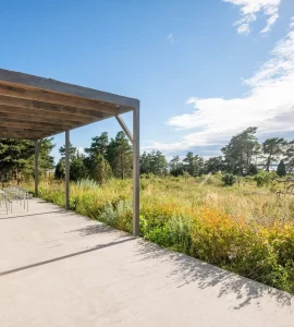 grande terrasse extérieure face au paysage