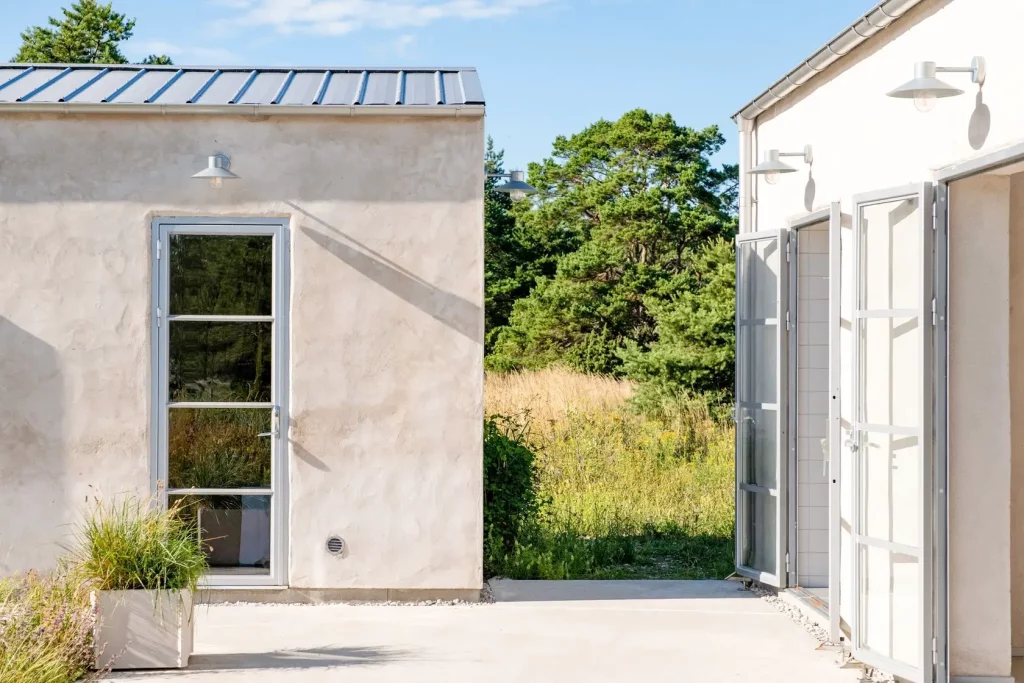 dépendances extérieures de la maison