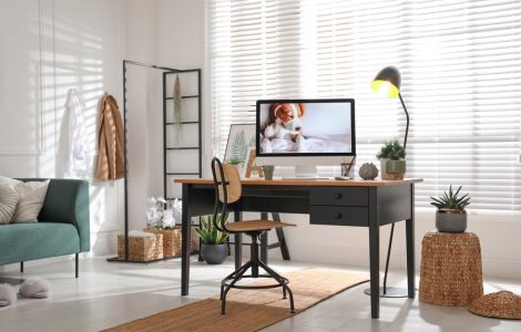 Il est essentiel d’éclairer correctement votre espace de travail en journée comme en soirée