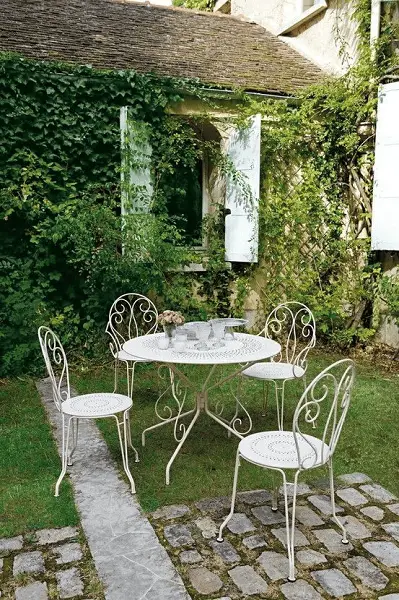 Du mobilier jardin blanc