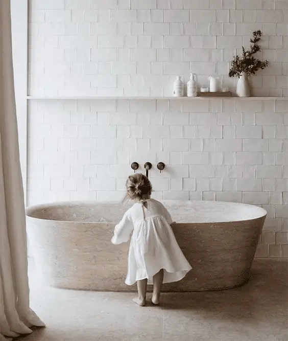 Salle de bain : les tendances, conseils et astuces baignoire